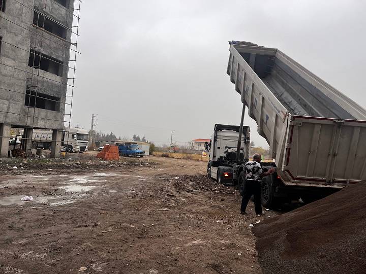 کف سازی به روش اسکرید در مسکن ملی ساری