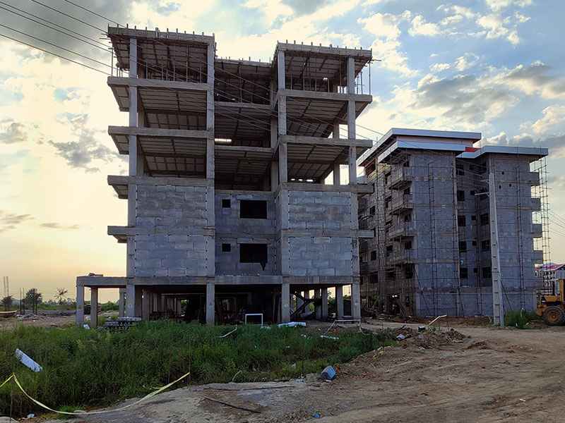 کف سازی اسکرید در پروژه مسکن ملی رشت توسط پرشین اسکرید